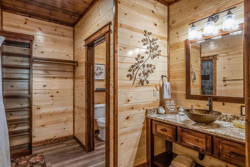 Large Luxury 2Br Cabin W Hot Tub Double Trouble Was Designed For Fun Comfort And Memories Minutes From Buzzling Hochatown And Beautiful Beaver Bend State Park Броукън Боу Екстериор снимка